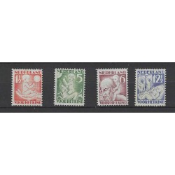 Nederland 232-235 Kind 1930 MNH/postfris  CV 70 €