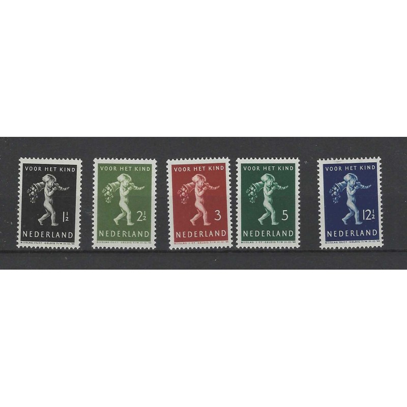 Nederland 327-331Kind 1939 MNH/postfris CV 32,5 € Nederland 327-331Kind 1939 MNH/postfris CV 32,5 €