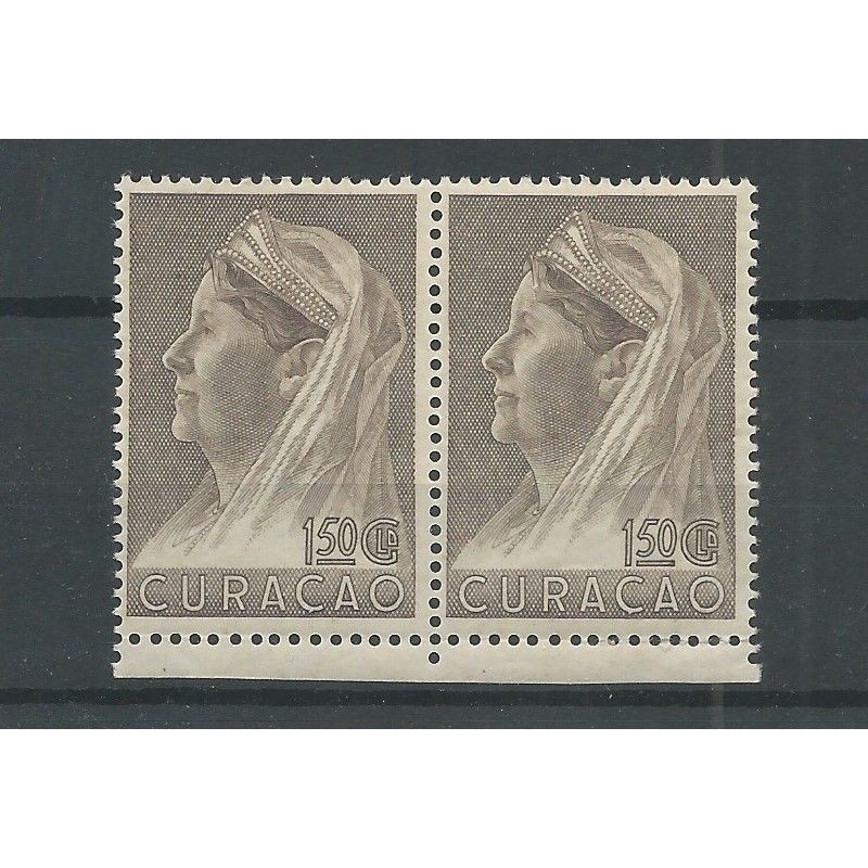 Curaçao 136 Wilhelmina 1,5Gld  pair MNH CV 200 €  EXTREMELY FINE !!