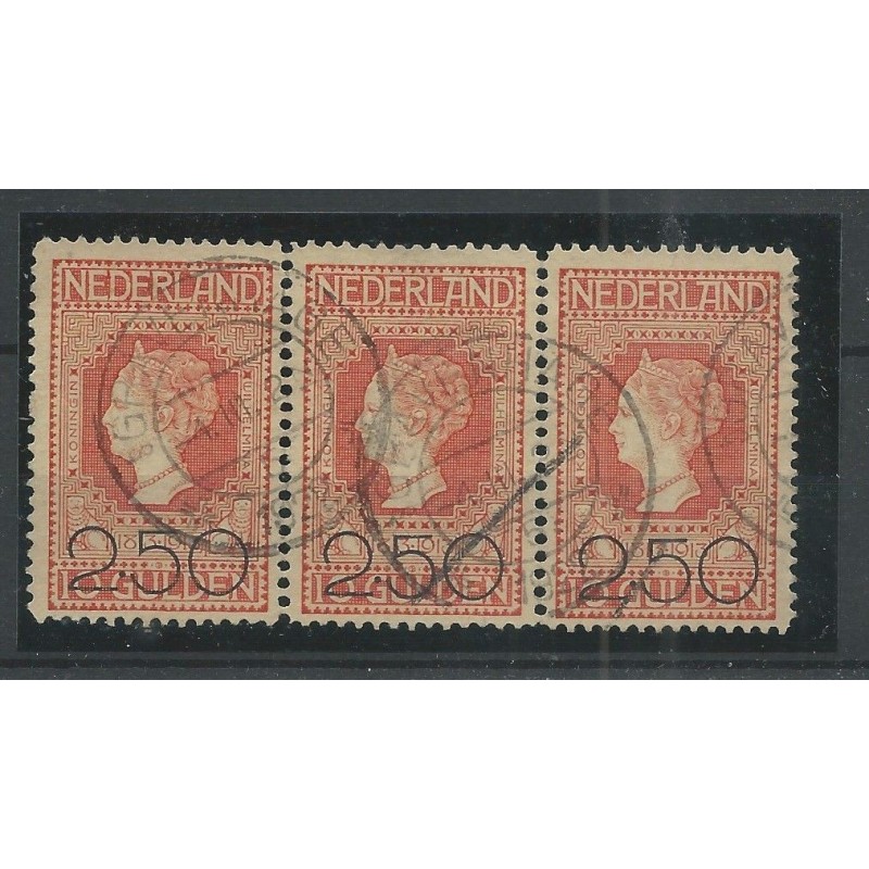 Netherlands 105  Opruimingsuitgifte  STRIP of 3 VFU/used  CV 375 € EXTREMELY FINE !!