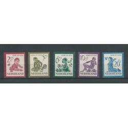 Netherlands 563-567  Child Welfare  1950  MNH  CV 34 €