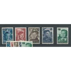 Netherlands 573-577 CHILD WELFARE 1951  MNH  CV 28 €