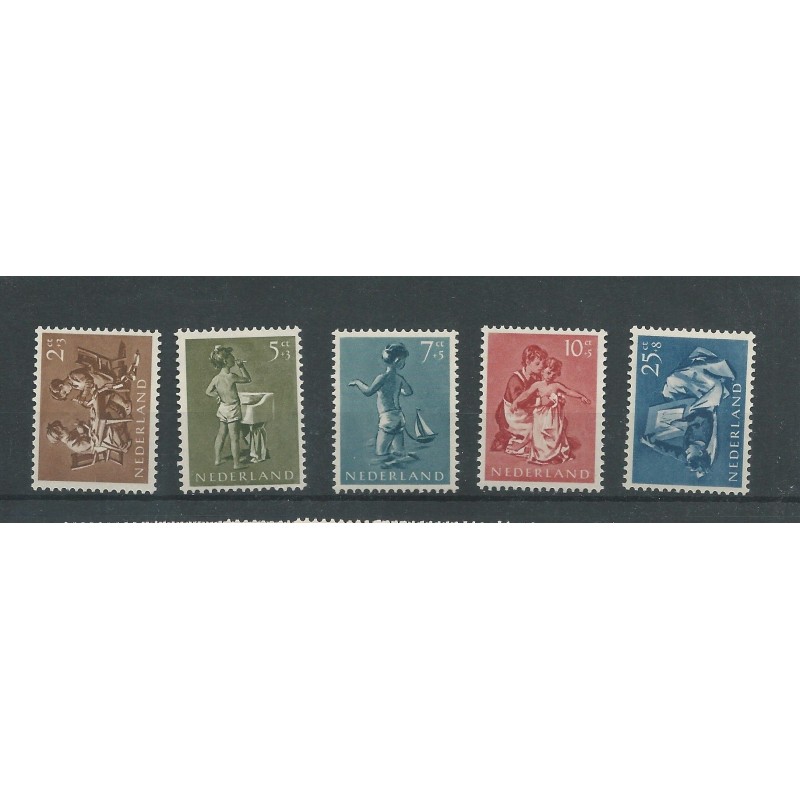 Nederland 649-653 Kind 1954  MNH/postfris  CV 15 €