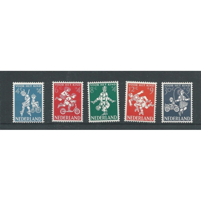 Netherlands 715-719 Child Welfare  1958  MNH  CV 10 €